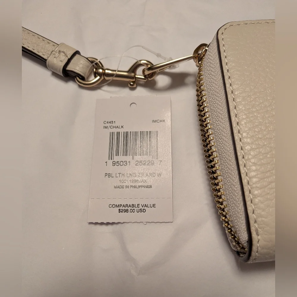 NWT! Coach Pebbled Leather Wallet /Wristlet Set in CHALK (White)